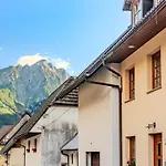 Apartment Amazing With Balcony - One Bedroom With Balcony Log pod Mangartom