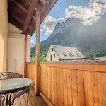 Amazing With Balcony - One Bedroom With Balcony Log pod Mangartom