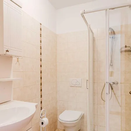 Amazing With Balcony - One Bedroom With Balcony Апартаменты