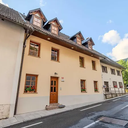 Amazing With Balcony - One Bedroom With Balcony * Лог-под-Мангартом