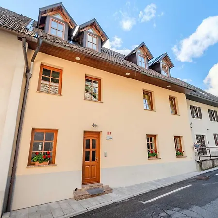 Amazing With Balcony - One Bedroom With Balcony Apartmán *