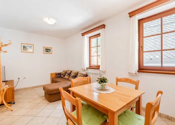 Amazing With Balcony - One Bedroom With Balcony Log pod Mangartom