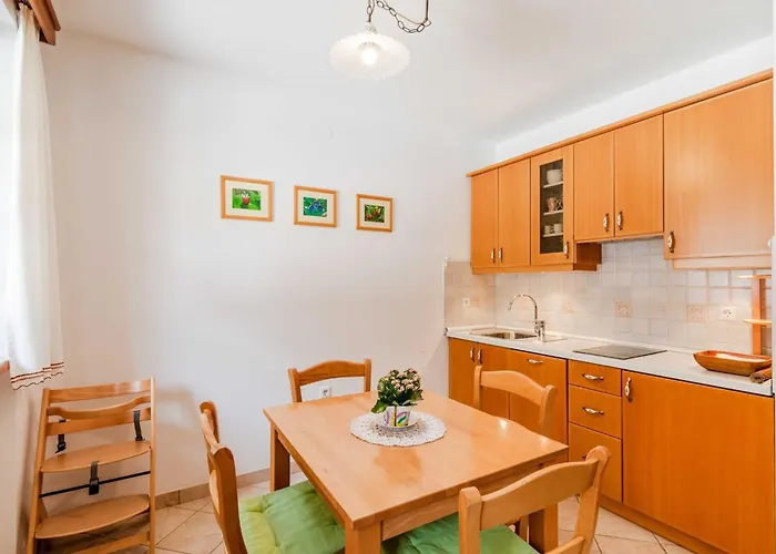 Amazing With Balcony - One Bedroom With Balcony *