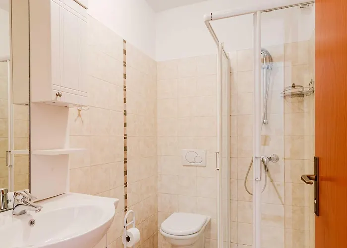 Amazing With Balcony - One Bedroom With Balcony Apartmán