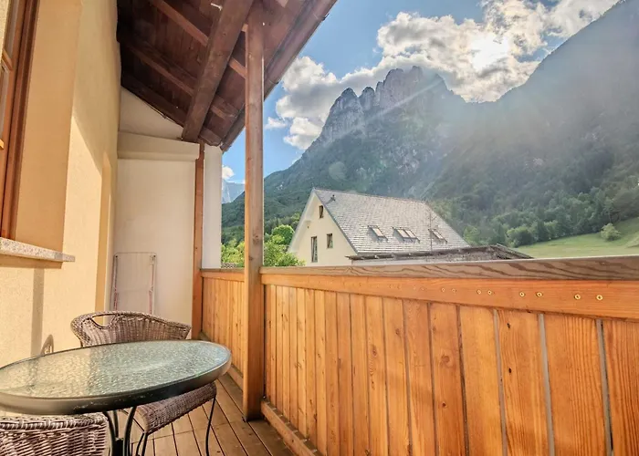 Amazing With Balcony - One Bedroom With Balcony Log pod Mangartom